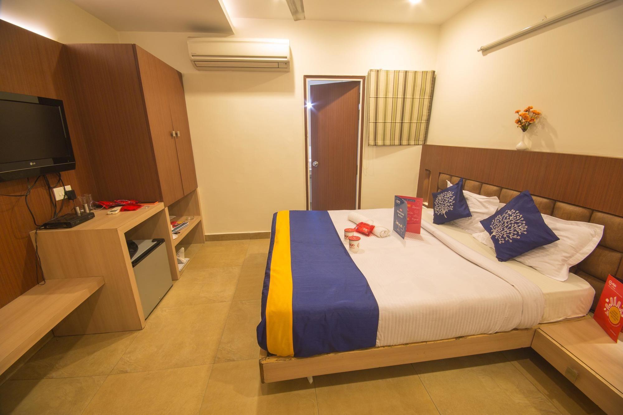 Oyo 1524 Hotel Vaani Continental カーンプル エクステリア 写真